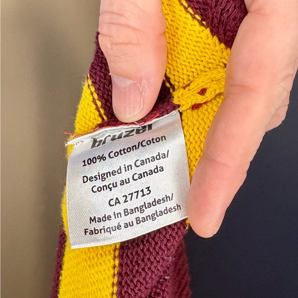 Bruzer women’s Vintage Minnesota Maroon and Yellow Sweater - Picture 5 of 5